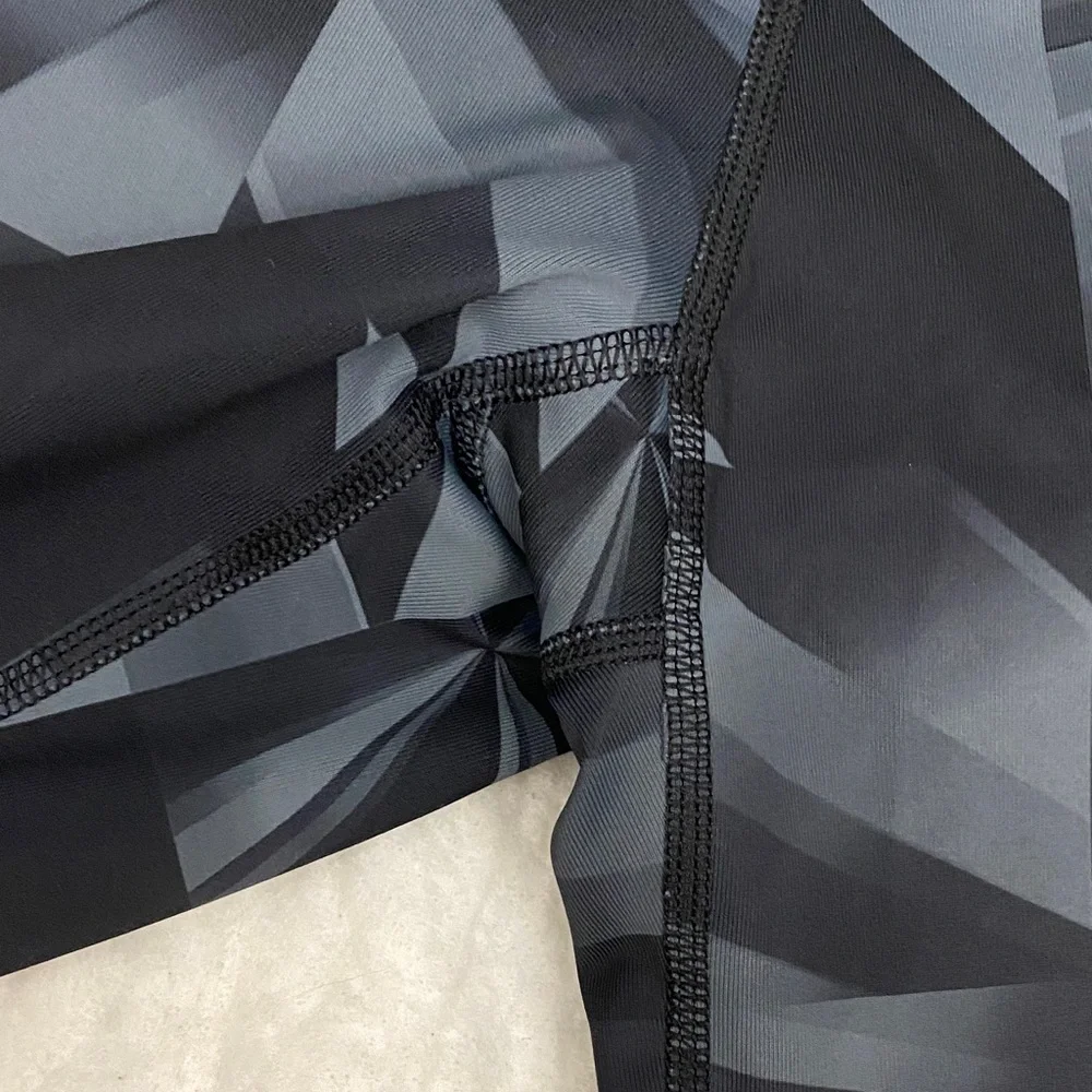 3/$20✨Champion Powertrain Powerflex Leggings - Black Charcoal Abstract Print - Picture 5 of 10
